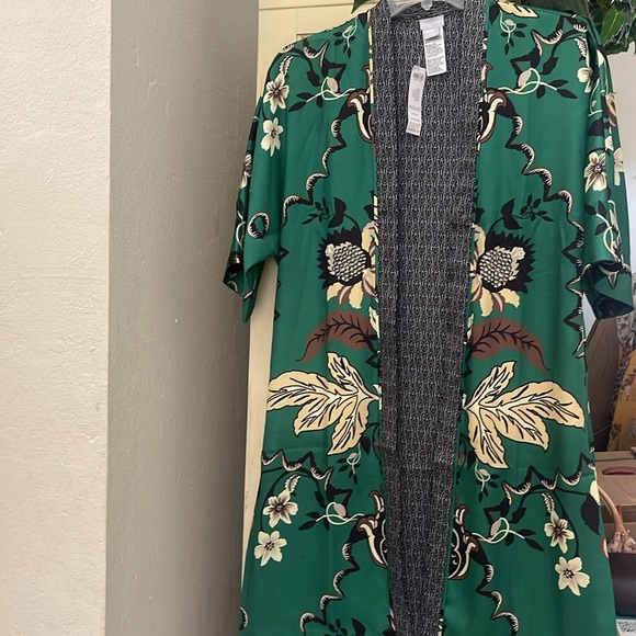 Covering - Picture 2 of 11